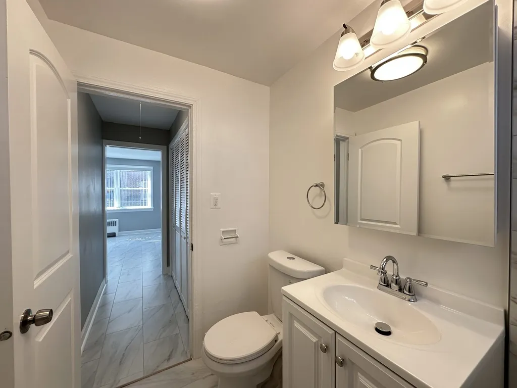 6733 N California Ave, ,  60645, USA 60645-unit#GW-Chicago-IL