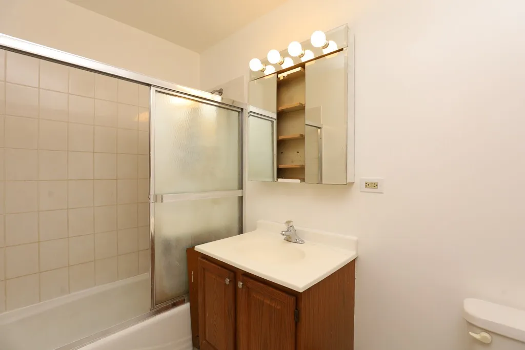 4180 N Marine Dr, , 60613, USA 60613-unit#110-Chicago-IL