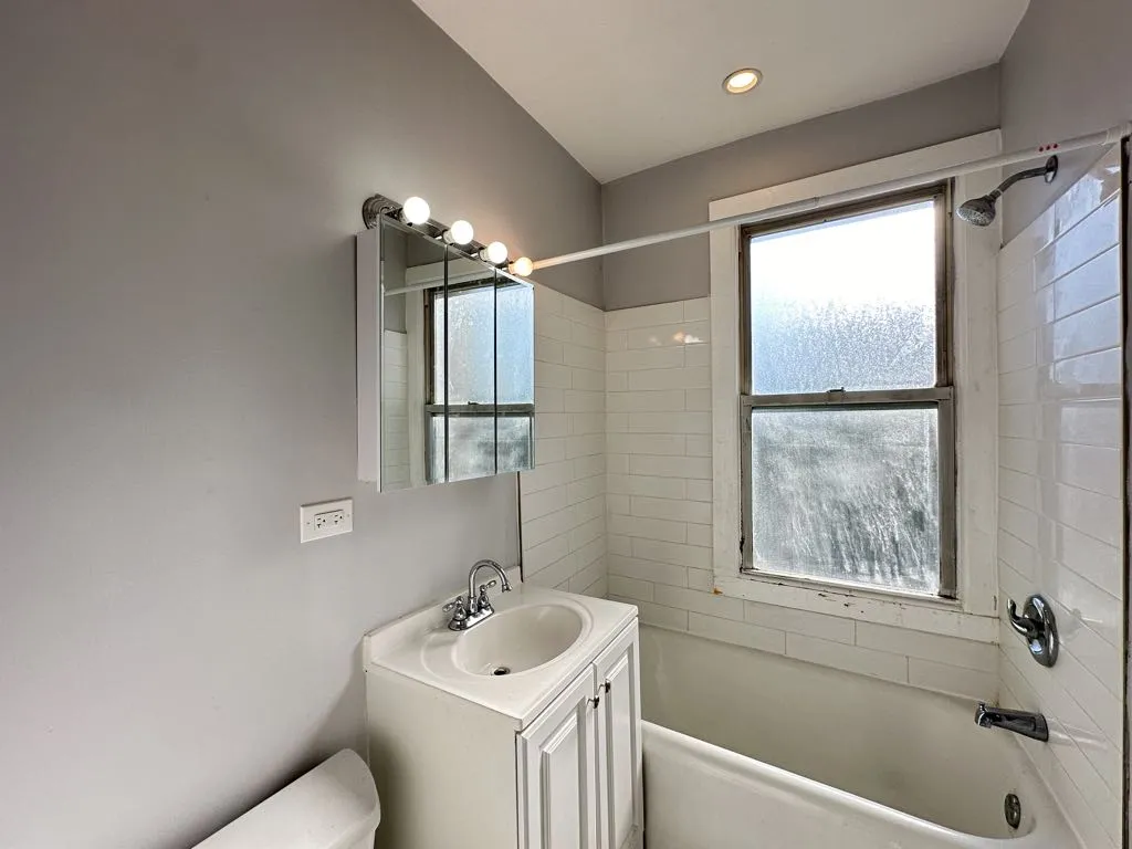4735 N Beacon St, , 60640, USA 60640-unit#301-Chicago-IL
