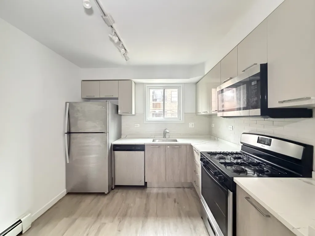 7621 N Sheridan Rd, ,  60626, USA 60626-unit#2H-Chicago-IL
