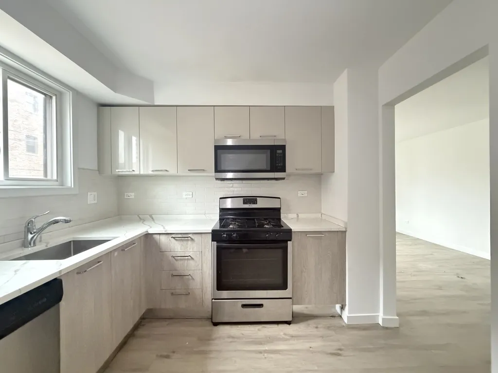 7621 N Sheridan Rd, ,  60626, USA 60626-unit#2H-Chicago-IL