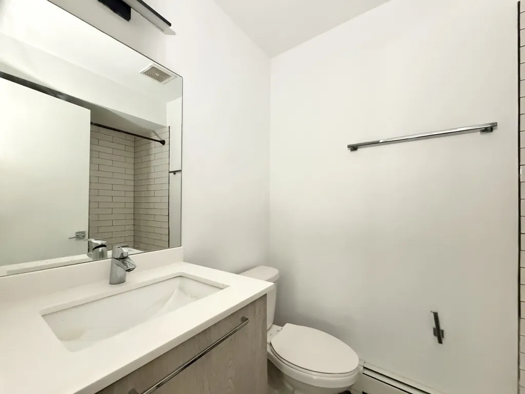 7621 N Sheridan Rd, ,  60626, USA 60626-unit#2H-Chicago-IL