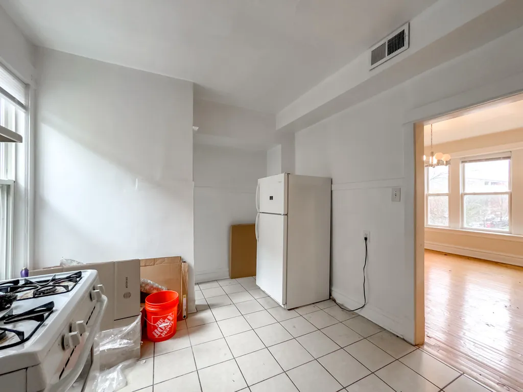 5000 N Sawyer Ave, ,  60625, USA 60625-unit#2E-Chicago-IL