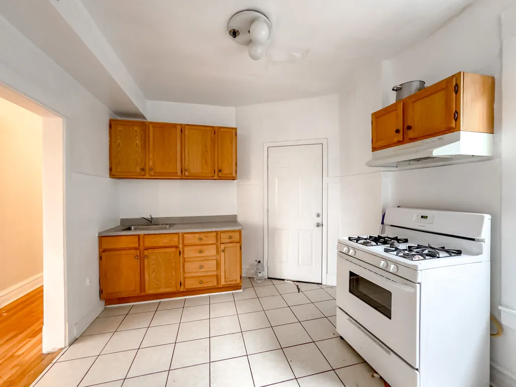 5000 N Sawyer Ave, ,  60625, USA 60625-unit#2E-Chicago-IL