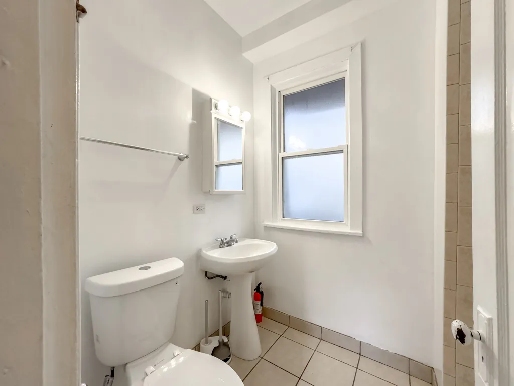 5000 N Sawyer Ave, , 60625, USA 60625-unit#2E-Chicago-IL