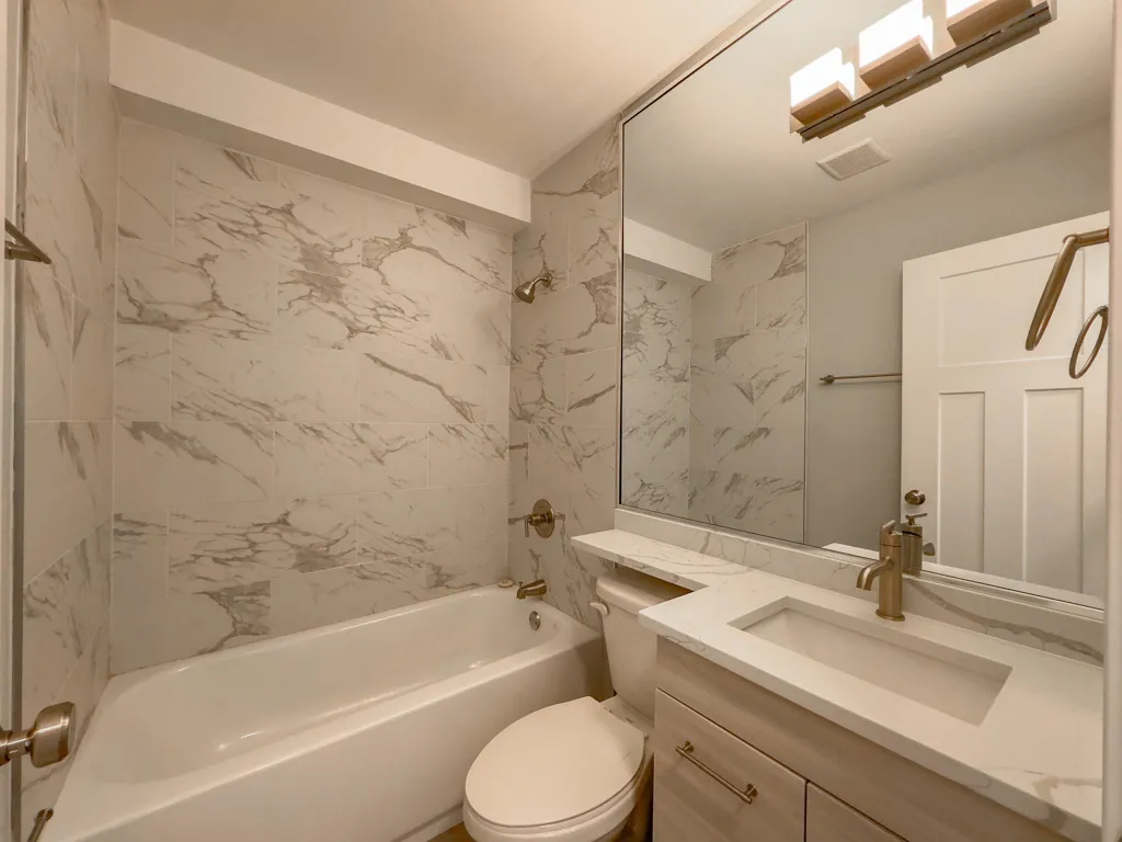 445 W Barry Ave, ,  60657, USA 60657-unit#225-Chicago-IL