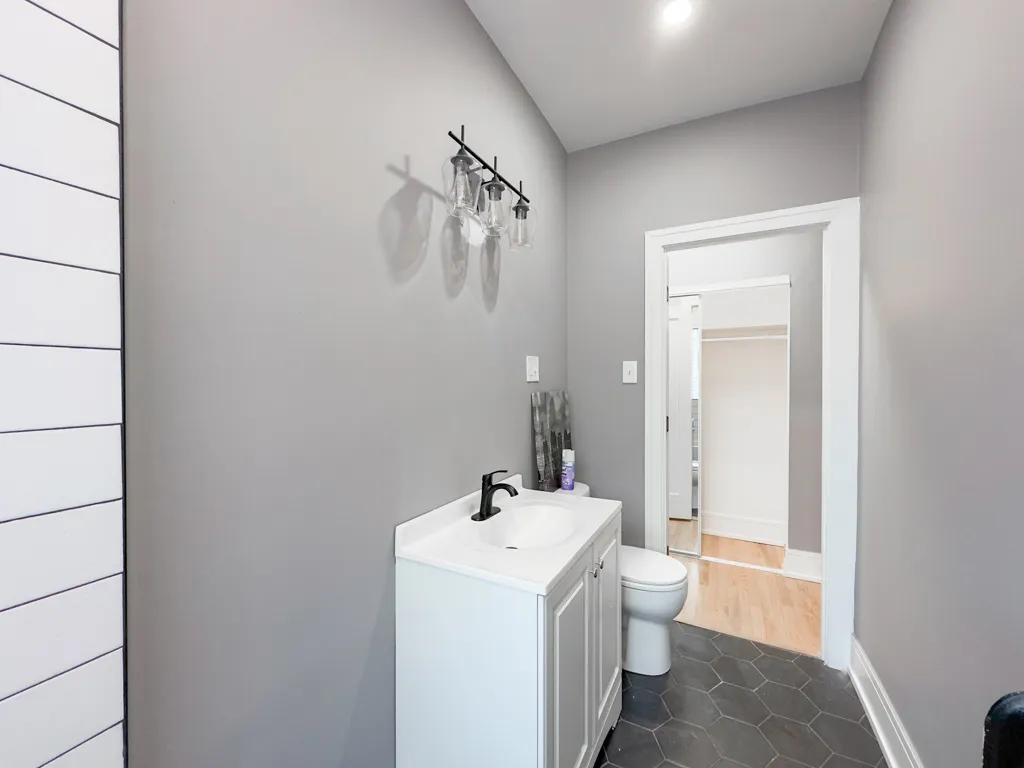 633 W Cornelia Ave, , 60657, USA 60657-unit#3E-Chicago-IL