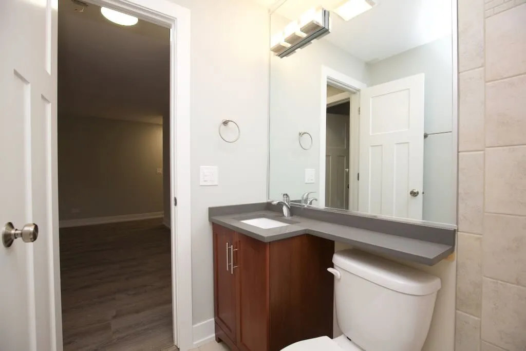445 W Barry Ave, , 60657, USA 60657-unit#411-Chicago-IL