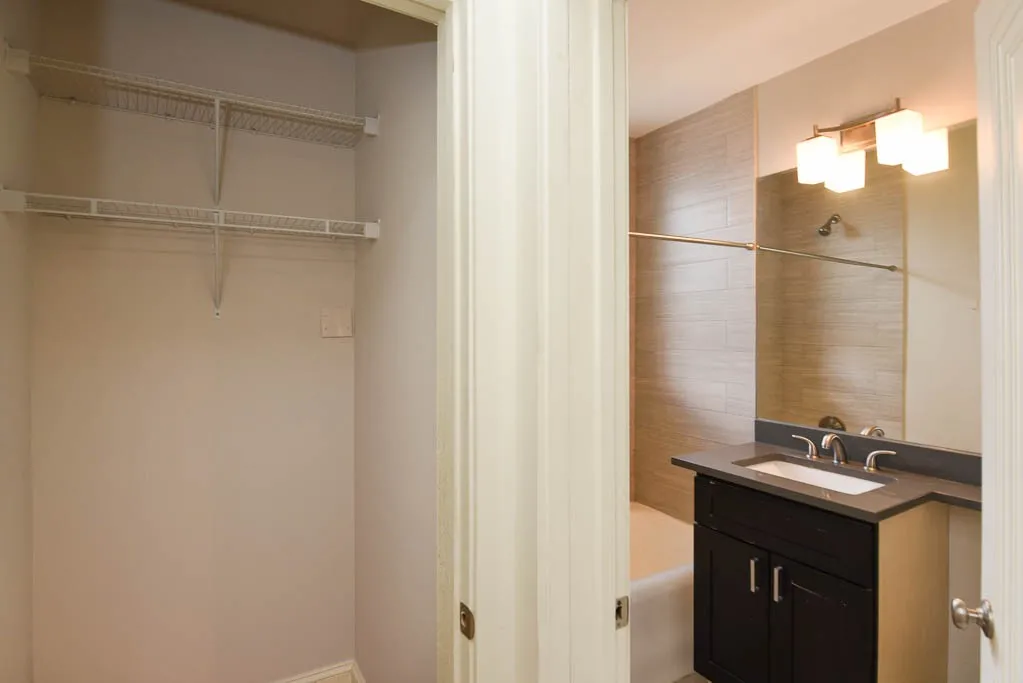 2321 N Rockwell St, ,  60647, USA 60647-unit#1C-Chicago-IL