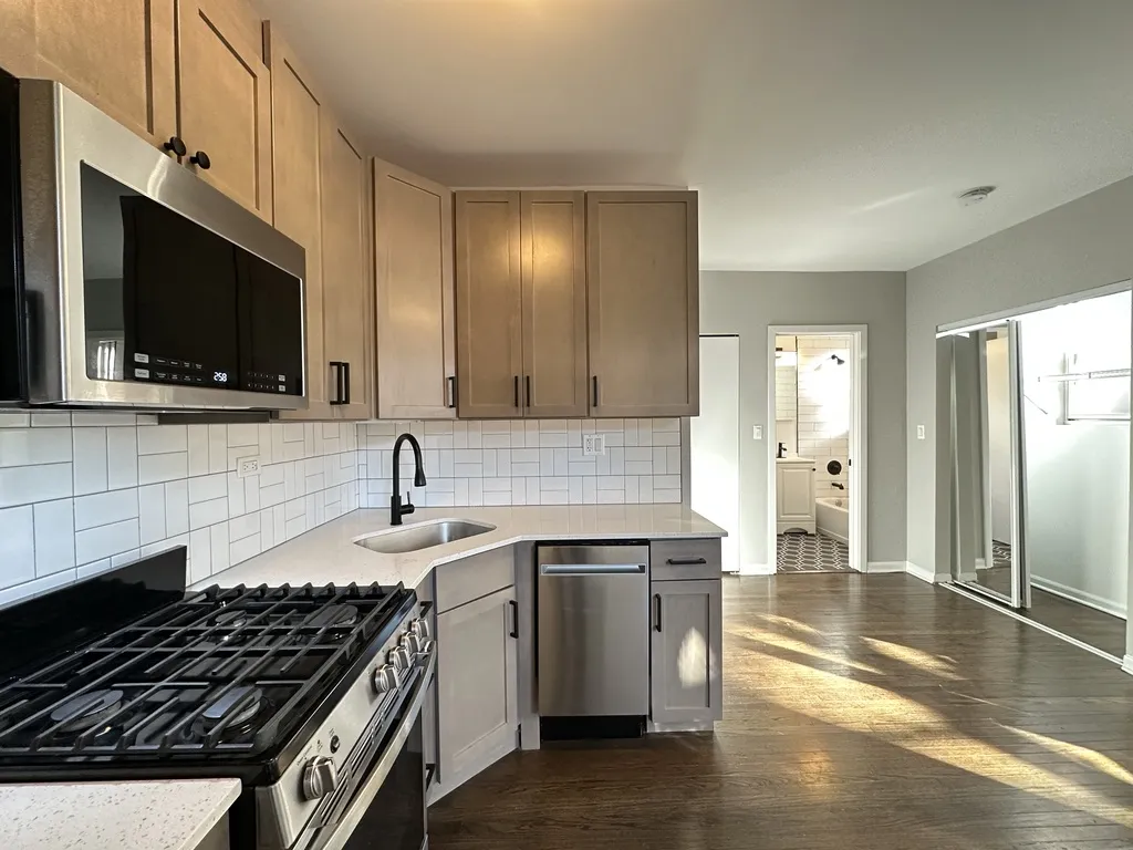 910 W Dakin St, ,  60613, USA 60613-unit#101-Chicago-IL