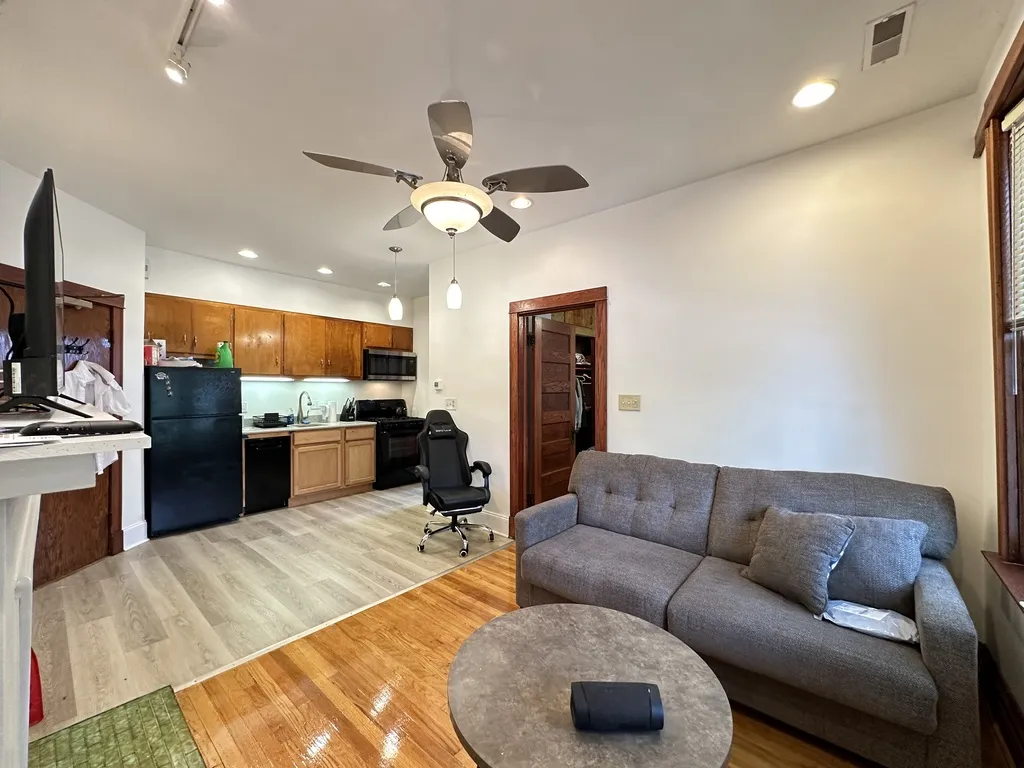 2821 W Shakespeare Ave, ,  60647, USA 60647-unit#2F-Chicago-IL