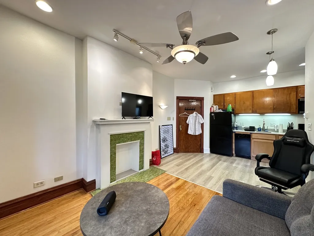 2821 W Shakespeare Ave, ,  60647, USA 60647-unit#2F-Chicago-IL