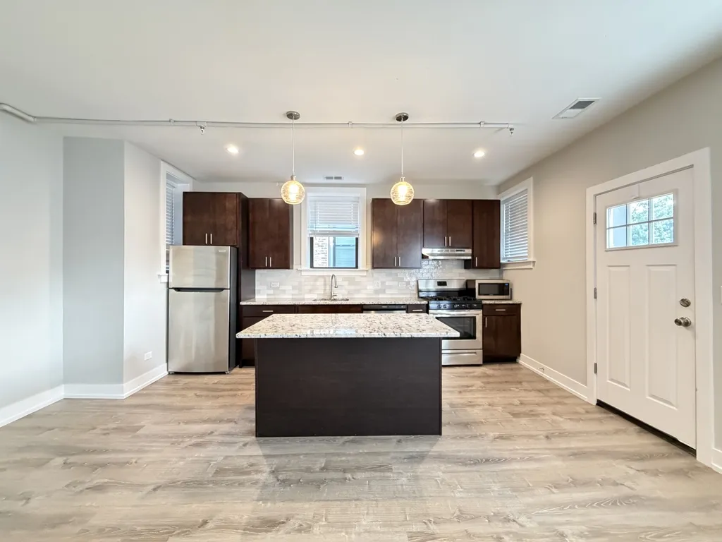 1134 Maple Ave, ,  60202, USA 60202-unit#3-Evanston-IL