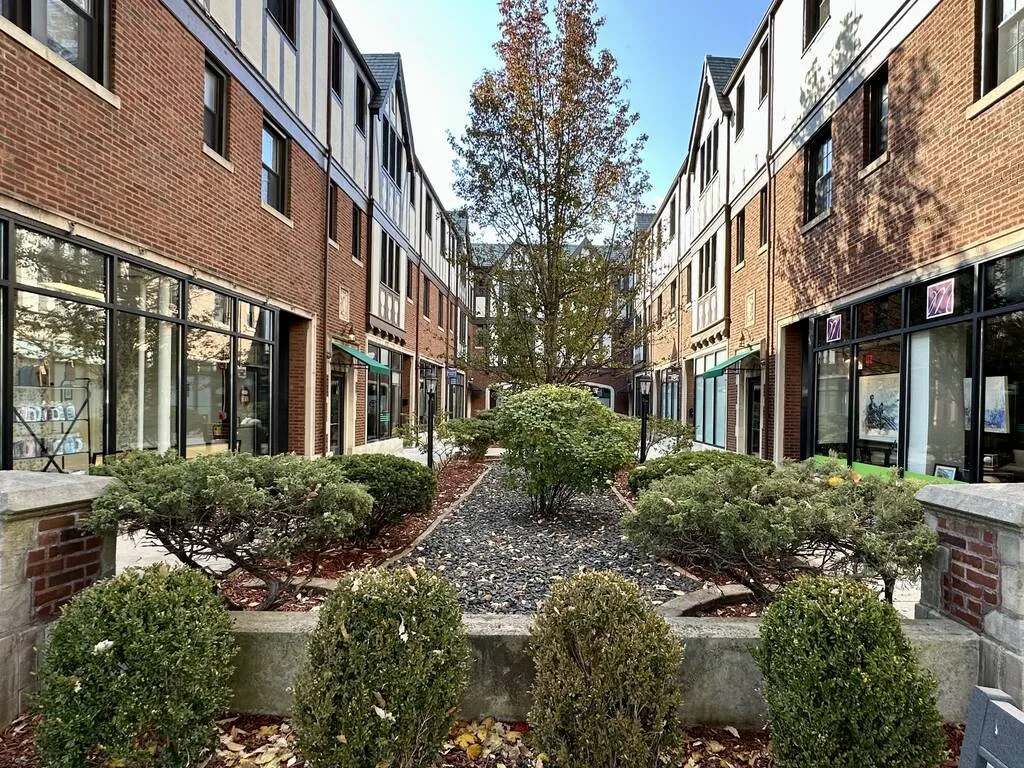 896 Green Bay Rd, , 60093, USA 60093-unit#A20-Winnetka-IL