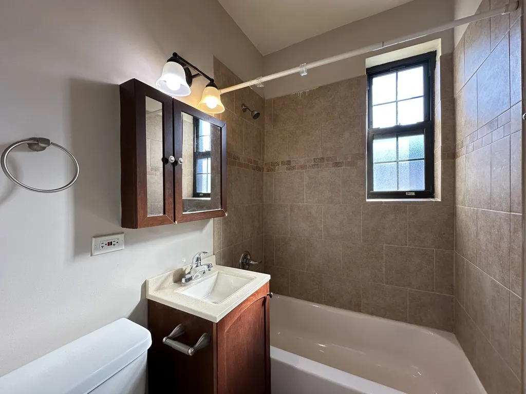 896 Green Bay Rd, , 60093, USA 60093-unit#A20-Winnetka-IL