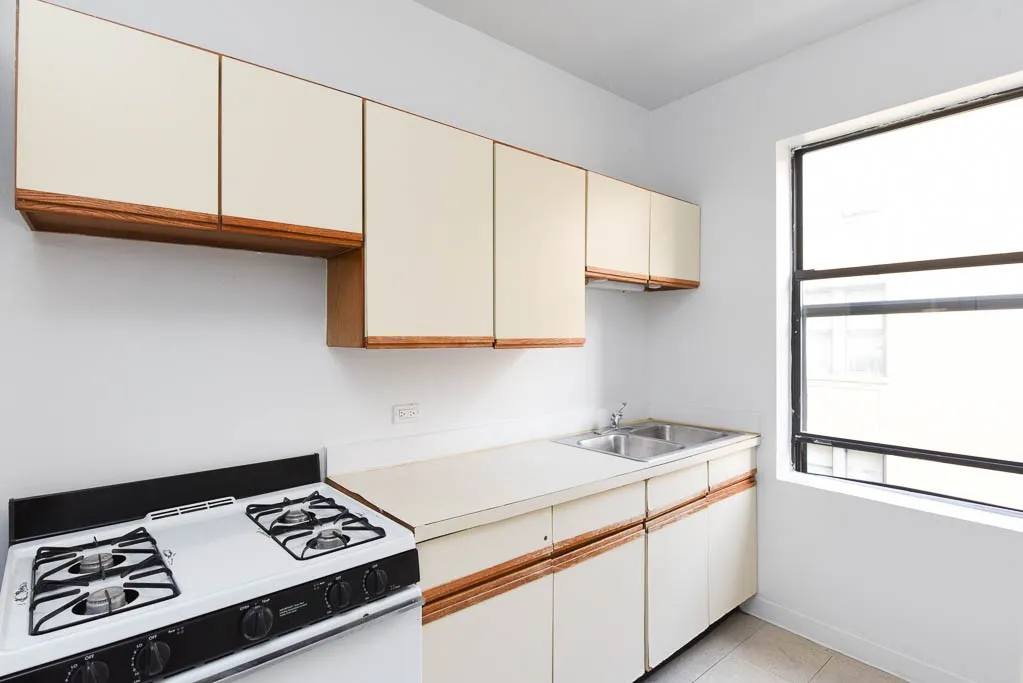 1532 N Kedzie Ave, , 60651, USA 60651-unit#2D-Chicago-IL