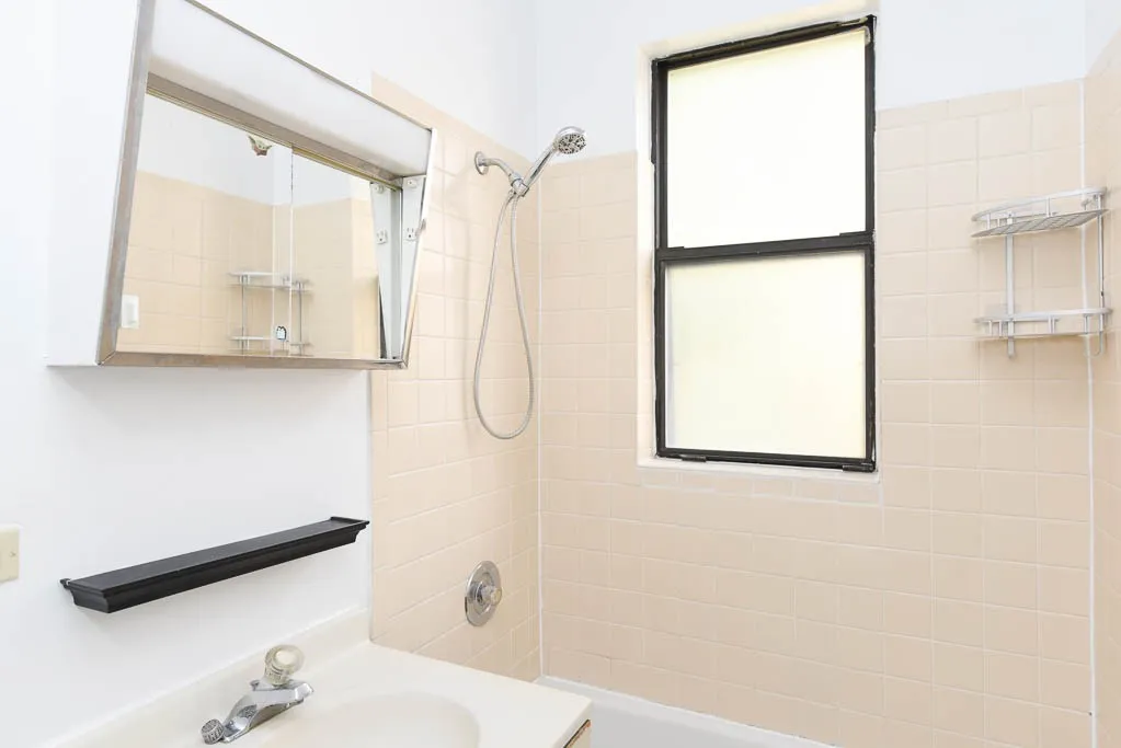1532 N Kedzie Ave, , 60651, USA 60651-unit#2D-Chicago-IL