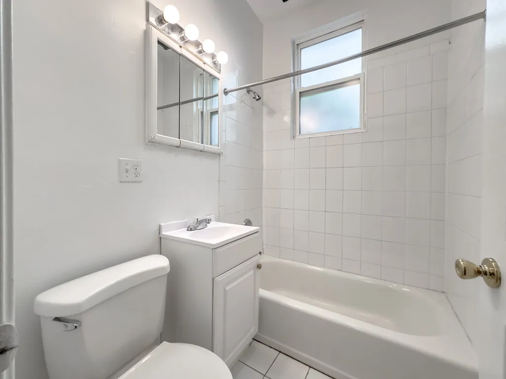 910 W Dakin St, ,  60613, USA 60613-unit#G-Chicago-IL