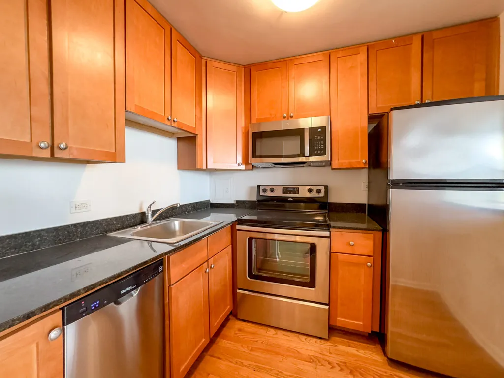 5650 N Sheridan Rd, , 60660, USA 60660-unit#18F-Chicago-IL