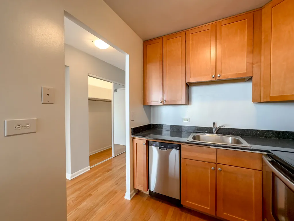 5650 N Sheridan Rd, , 60660, USA 60660-unit#18F-Chicago-IL