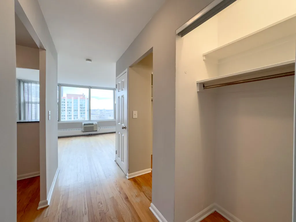5650 N Sheridan Rd, , 60660, USA 60660-unit#18F-Chicago-IL