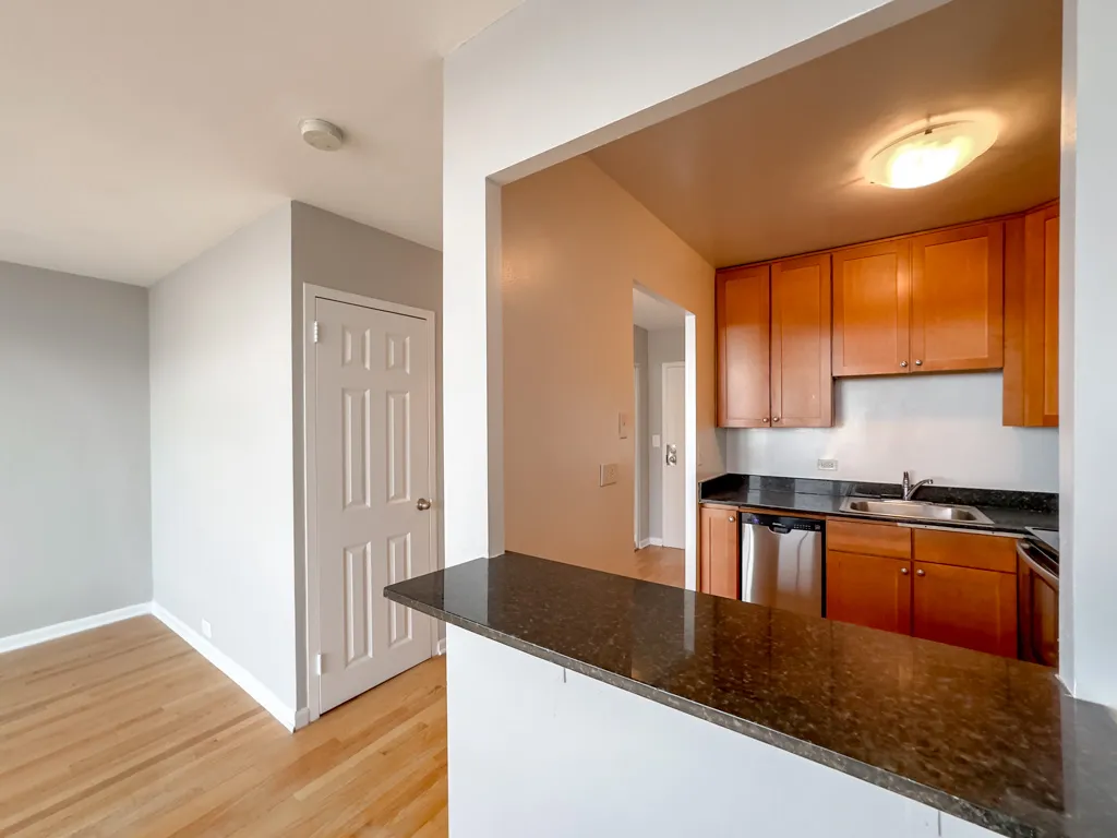 5650 N Sheridan Rd, , 60660, USA 60660-unit#18F-Chicago-IL