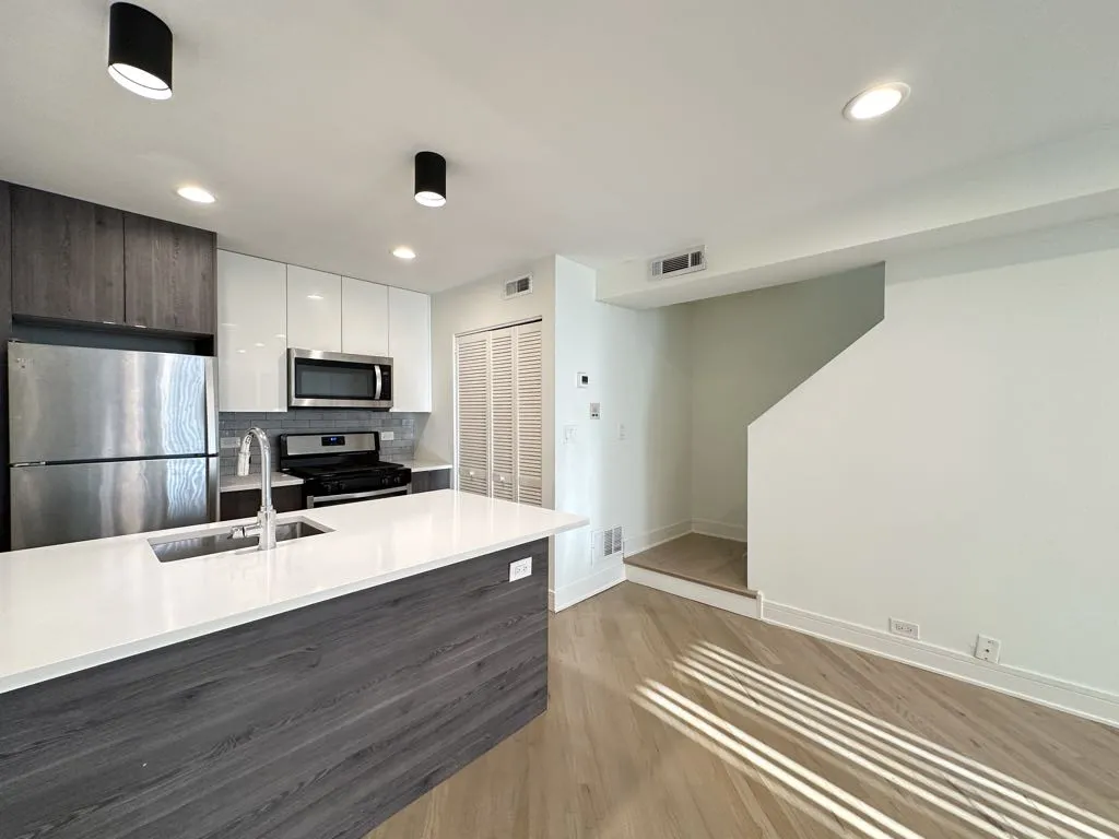 944 W Grace St, ,  60613, USA 60613-unit#G202-Chicago-IL