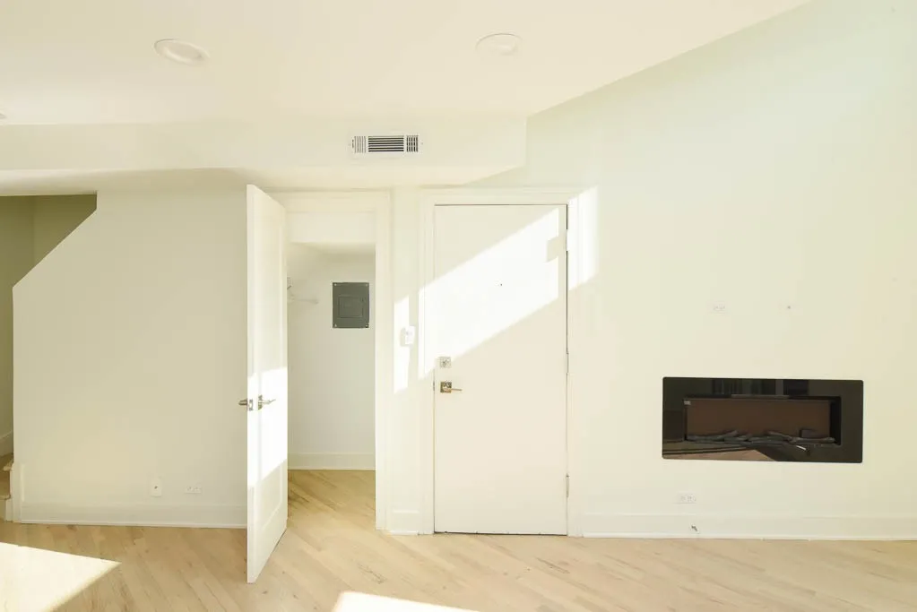 954 W Grace St, ,  60613, USA 60613-unit#C101-Chicago-IL