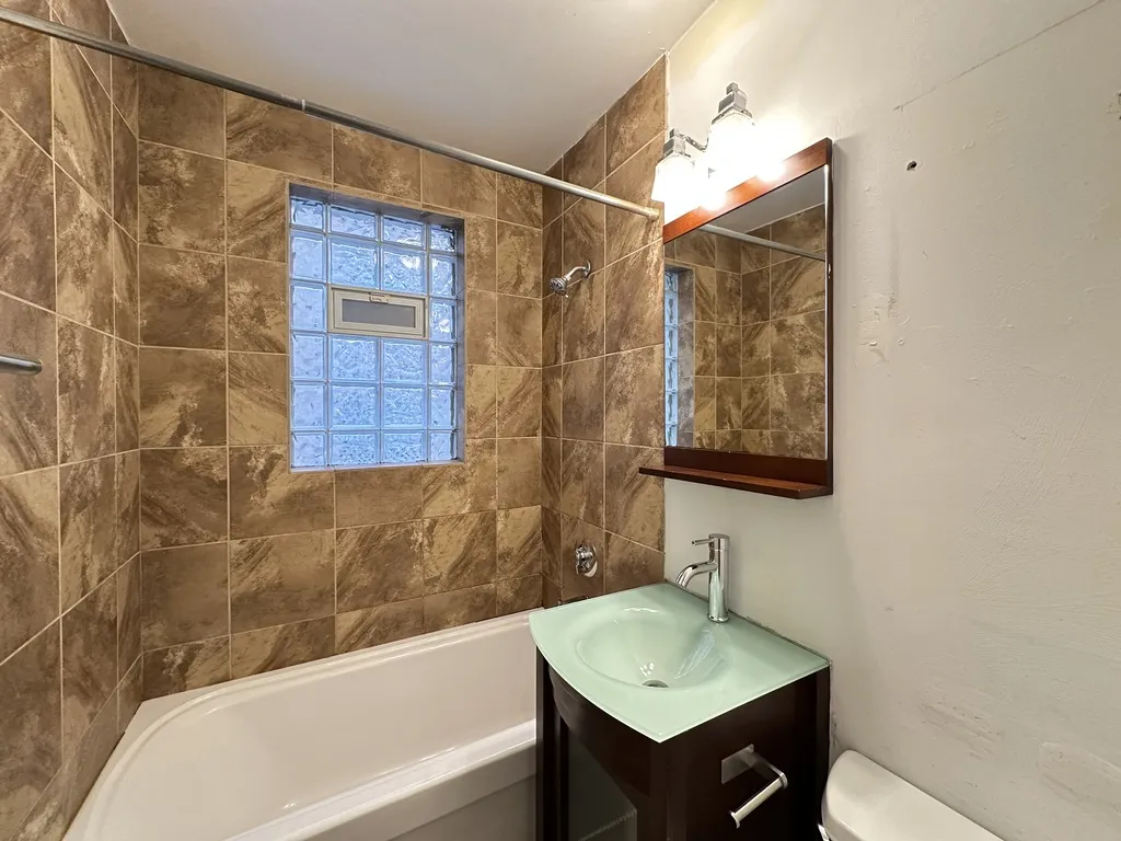 542 W Surf St, , 60657, USA 60657-unit#1N-Chicago-IL