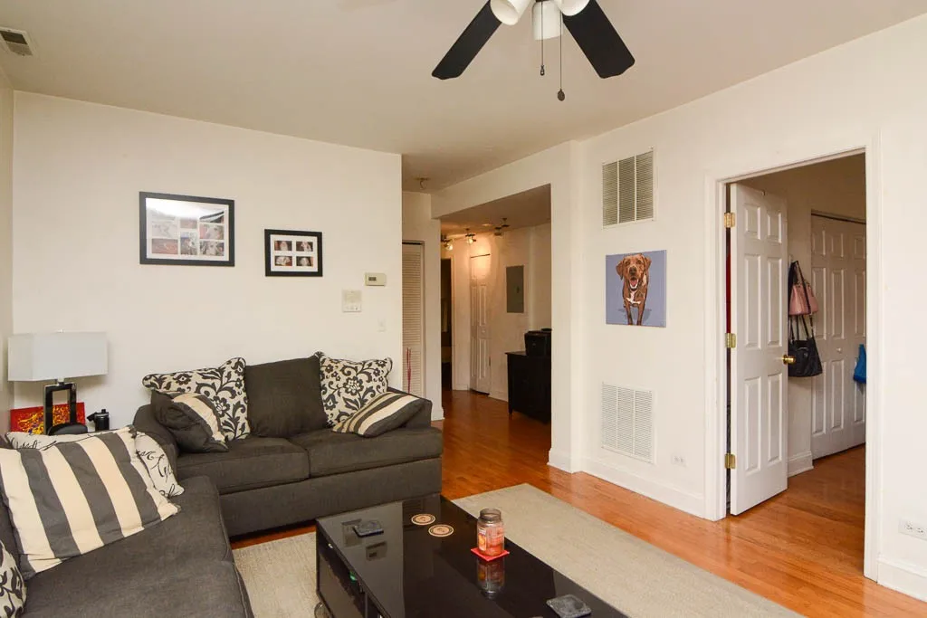 6305 N Claremont Ave, , 60659, USA 60659-unit#2-Chicago-IL