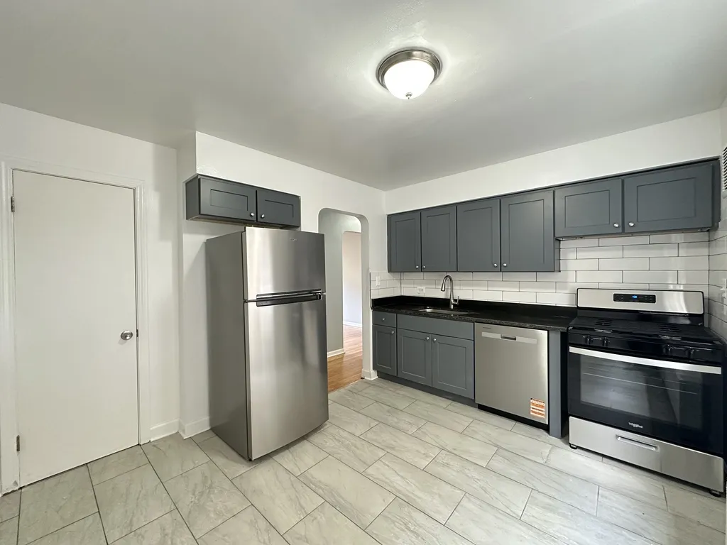 6719 N California Ave, ,  60645, USA 60645-unit#1W-Chicago-IL