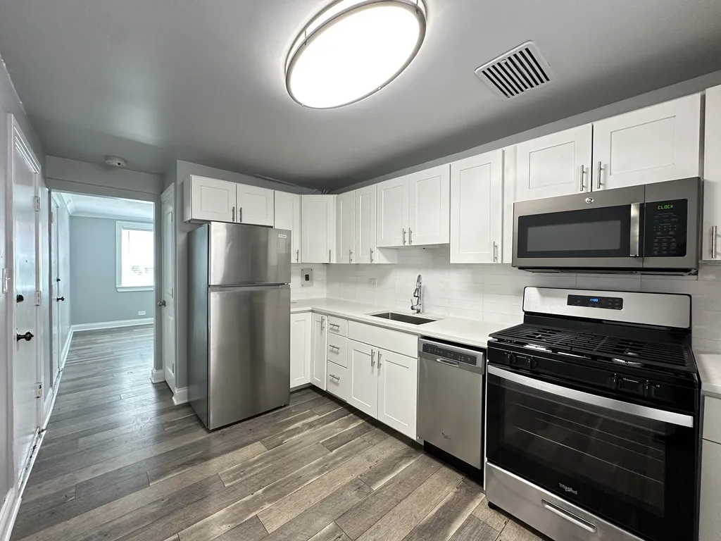 6711 N California Ave, , 60645, USA 60645-unit#GW-Chicago-IL