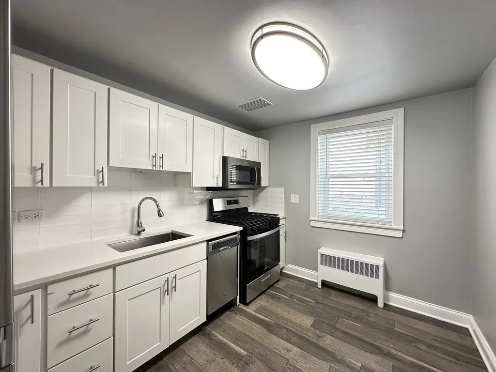 6711 N California Ave, , 60645, USA 60645-unit#GW-Chicago-IL