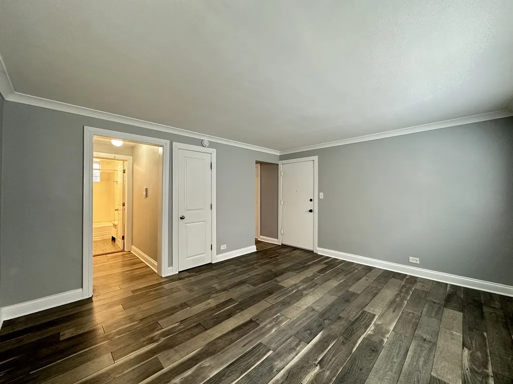 6711 N California Ave, , 60645, USA 60645-unit#GW-Chicago-IL