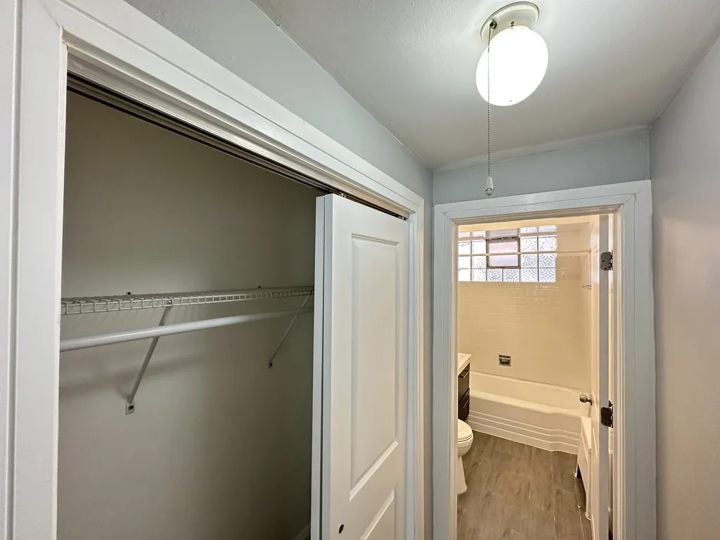 6711 N California Ave, , 60645, USA 60645-unit#GW-Chicago-IL