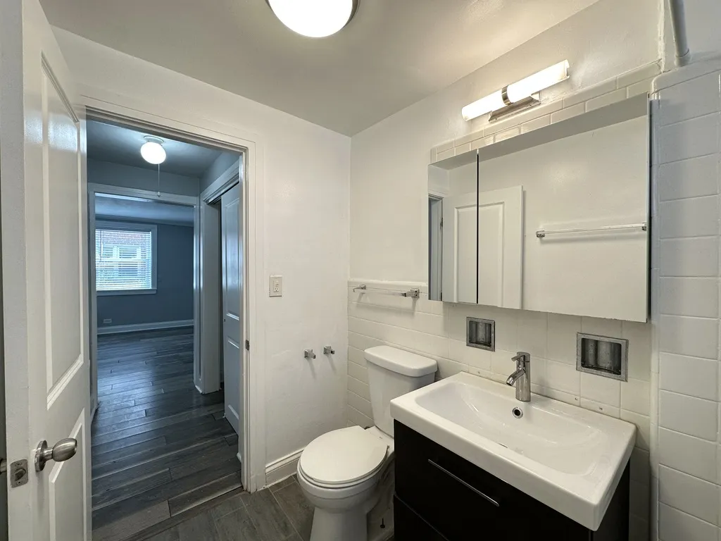 6711 N California Ave, , 60645, USA 60645-unit#GW-Chicago-IL