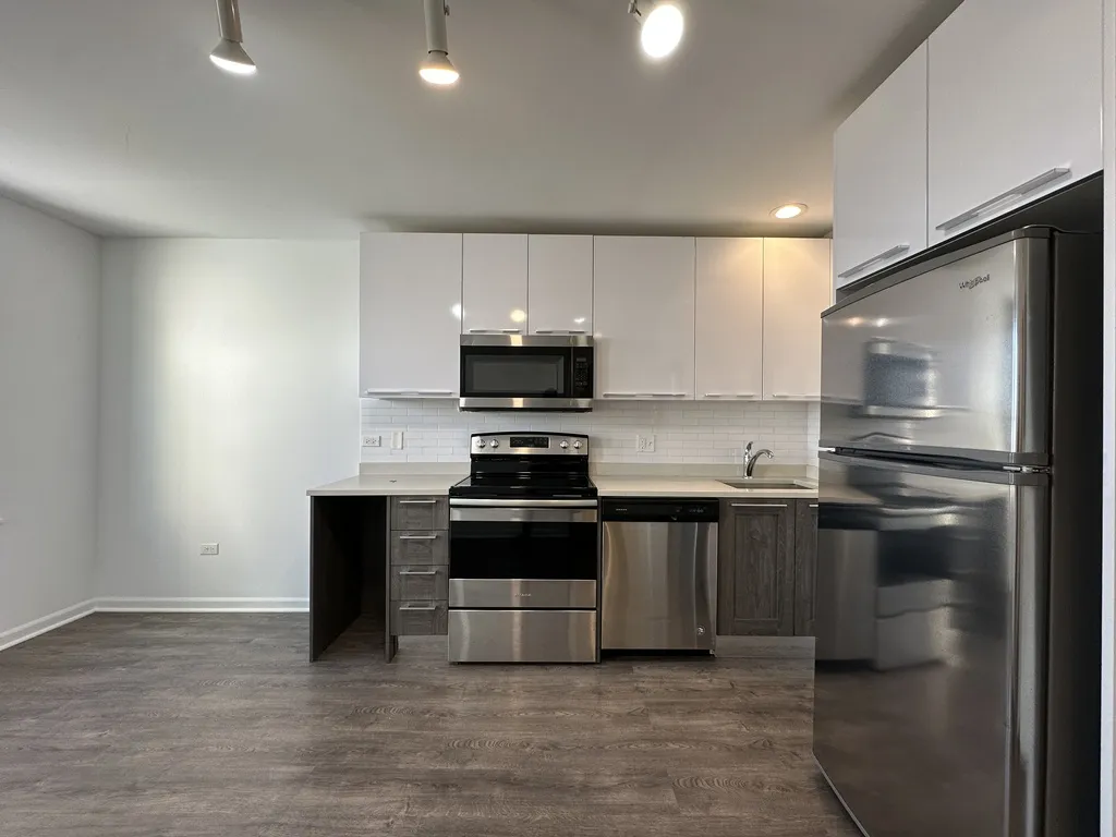 940 W Winona St, ,  60640, USA 60640-unit#810-Chicago-IL