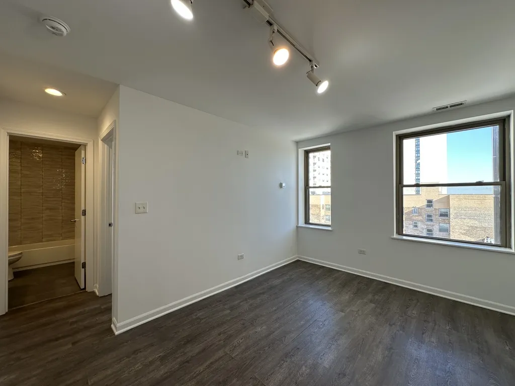 940 W Winona St, ,  60640, USA 60640-unit#810-Chicago-IL