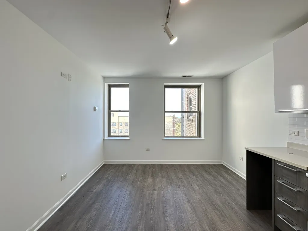 940 W Winona St, ,  60640, USA 60640-unit#810-Chicago-IL