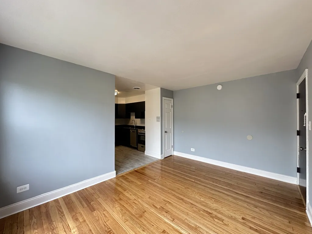 6731 N California Ave, , 60645, USA 60645-unit#2S-Chicago-IL