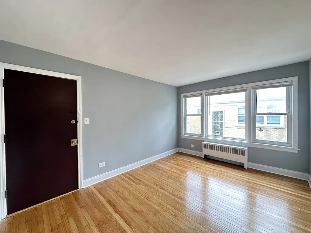 6731 N California Ave, , 60645, USA 60645-unit#2S-Chicago-IL