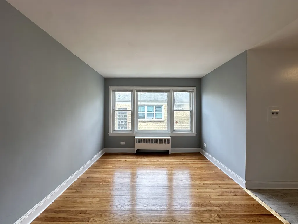 6731 N California Ave, , 60645, USA 60645-unit#2S-Chicago-IL