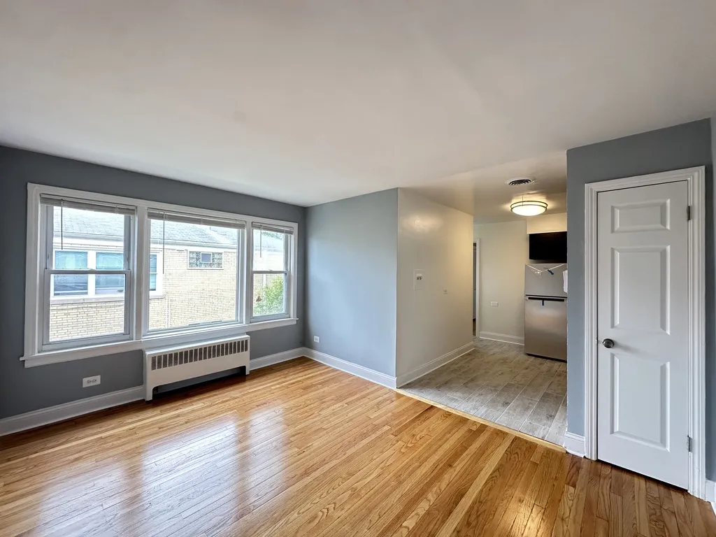 6731 N California Ave, , 60645, USA 60645-unit#2S-Chicago-IL