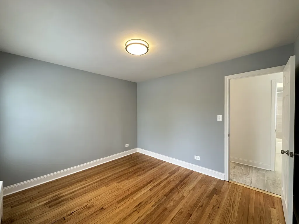 6731 N California Ave, , 60645, USA 60645-unit#2S-Chicago-IL
