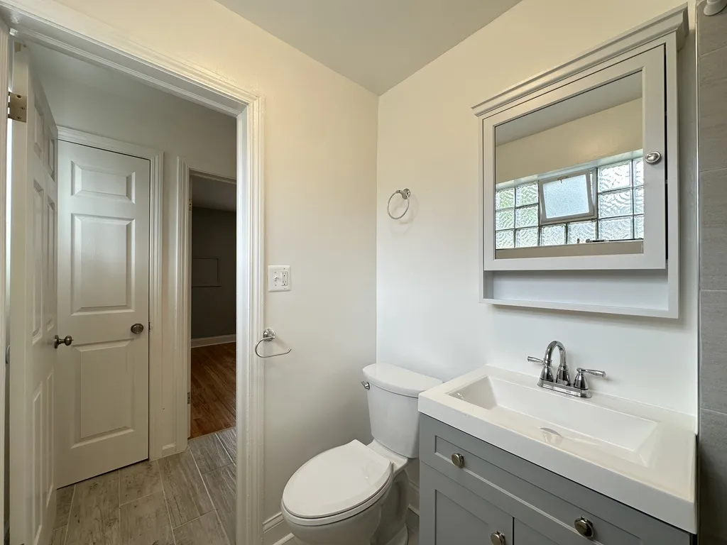 6731 N California Ave, , 60645, USA 60645-unit#2S-Chicago-IL