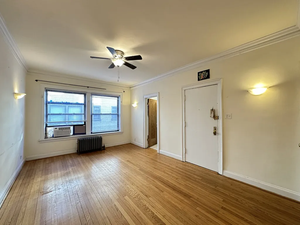 526 W Surf St, ,  60657, USA 60657-unit#2N-Chicago-IL