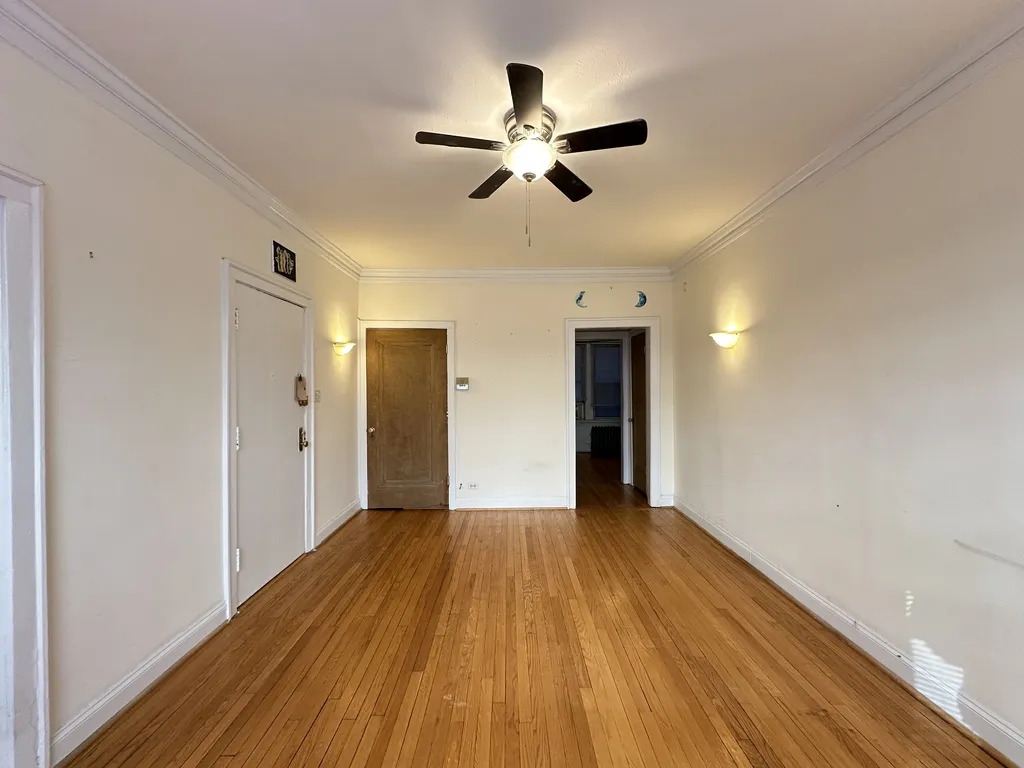 526 W Surf St, ,  60657, USA 60657-unit#2N-Chicago-IL