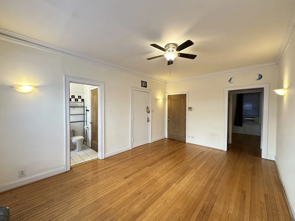 526 W Surf St, ,  60657, USA 60657-unit#2N-Chicago-IL