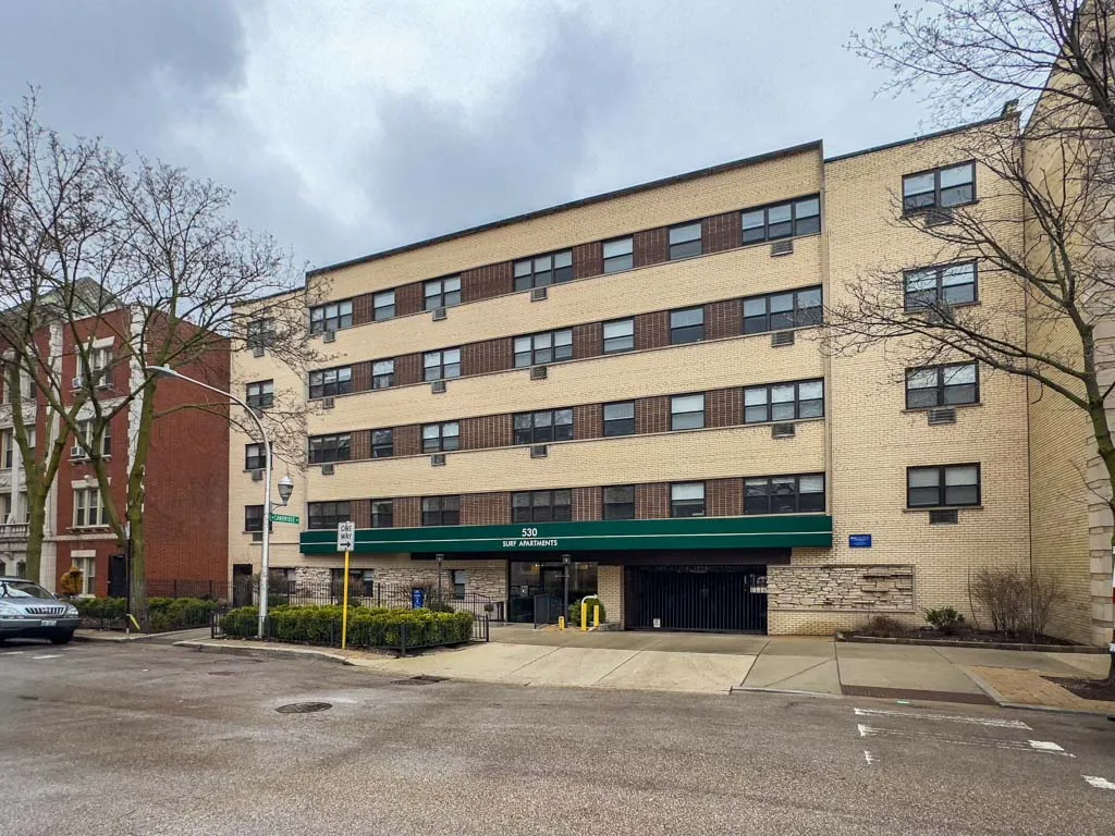 530 W Surf St, ,  60657, USA 60657-unit#202-Chicago-IL