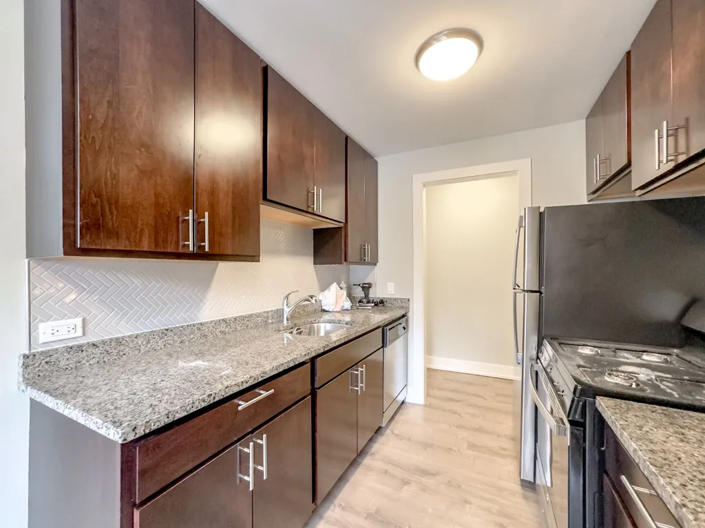 530 W Surf St, ,  60657, USA 60657-unit#202-Chicago-IL